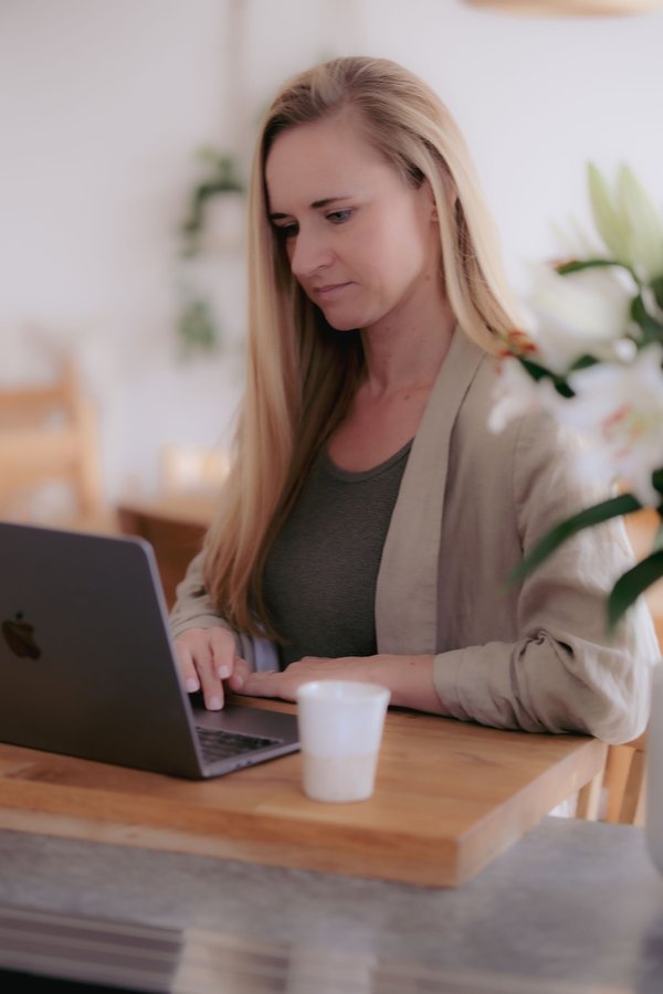 Corinna Schrolmberger